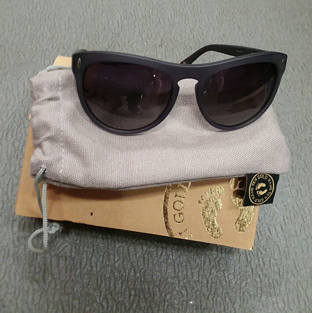 Hang ten gold polarized sunglasses